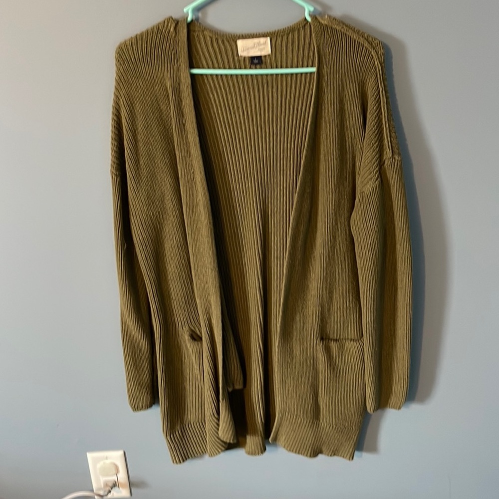 Green Universal Thread cardigan. (L)